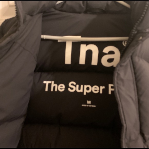 TNA Black super puff!! - Picture 6 of 11